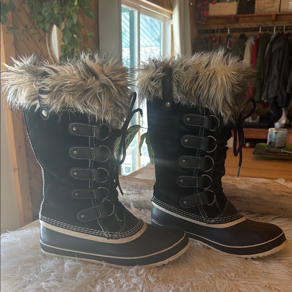 Sorrel Joan of Arctic Black Fur-Lined Winter Boots